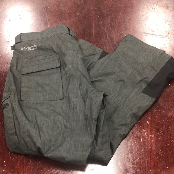 Men's Columbia Gray Cargo snow  Pants - Picture 4 of 5